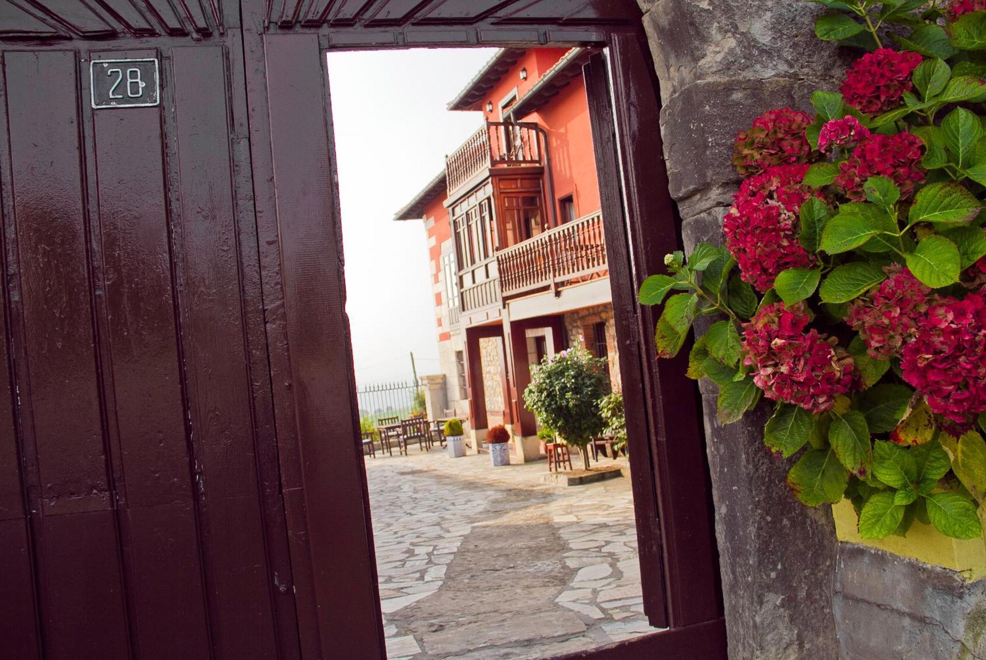 Posada Campo (Adults Only) Суансес Экстерьер фото